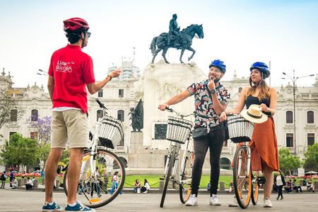 Downtown Lima Bike experience lunch included