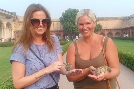  All Inclusive: Same day Taj Mahal Tour From Delhi 