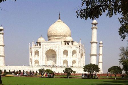 Full Day Private Taj Mahal & Agra Tour from Delhi by Express Train
