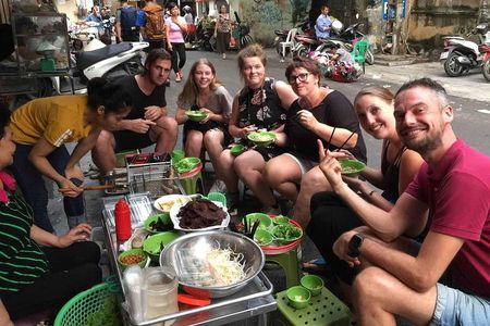 Ho Chi Minh Local Foodie Experience by Car (Private & All-Inclusive)