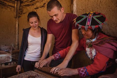 Pottery classes in a hidden community in Cusco 