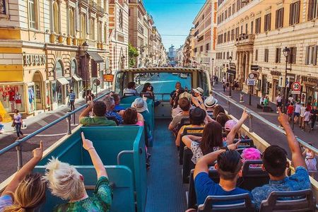 Rome City by Panoramic Bus and Colosseum Arena Visit in a day