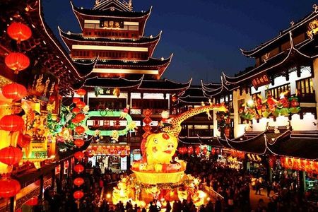 4-Hour Shanghai City Private Flexible Tour plus Acrobatic Show and Dinner