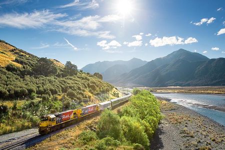 2 Day TranzAlpine Train & Glaciers: Christchurch to Queenstown