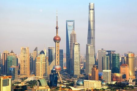 5-Hour Shanghai Private Tour:Shanghai Tower,Yu garden and Jade BuddhaTemple 