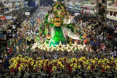 São Paulo Carnival Parade From A Prime Box: With Shuttle, Guide, Food & Drink