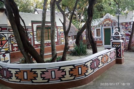 Soweto & Apartheid Museum, Cultural Village, Wildlife and Safari 