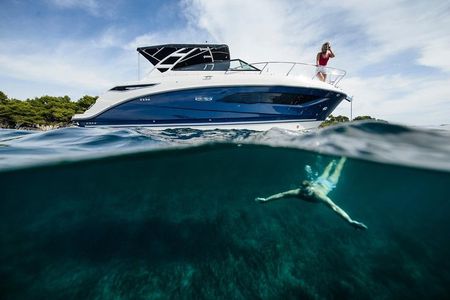 Motor Yacht (2020)Luxury Private Cruise Around Santorini