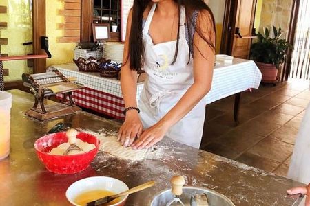 Cooking lesson: tagliatelle, mozzarella and tiramisu