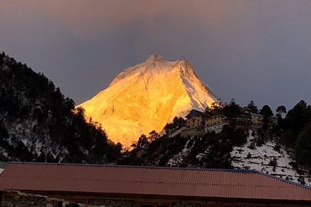 Manaslu Circuit Trekking - 17 Days 