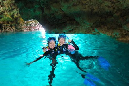 [Okinawa Blue Cave] Snorkeling with Private Guide+ Free Photos