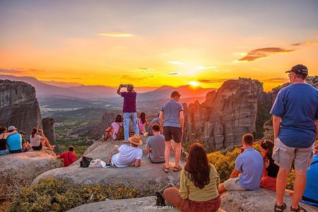 Athens: 3 days 2 nights Meteora with small size tours & hotel