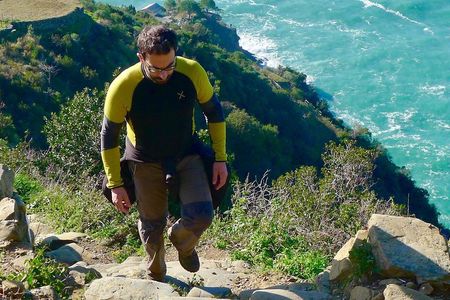 vineyard tour & wine tasting