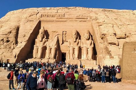 From Aswan: Abu Simbel Temples Tour with Egyptologist Guide