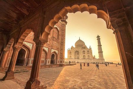 8 Days GOLDEN TRIANGLE EXCURSION WITH RANTHAMBORE WILDLIFE SAFARI