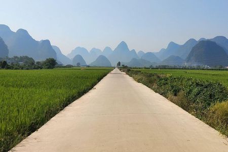 2-Day Self-Guided Yangshuo Tour with the Yulong Bamboo Boat and Xingping Town