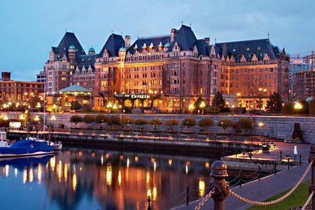 Private Tour: Victoria and Butchart Gardens Day Trip