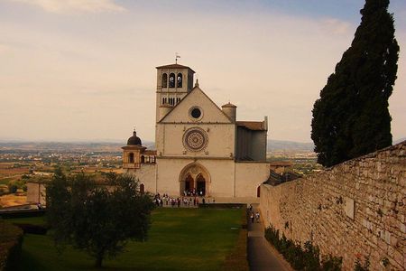 Assisi Private Walking Tour including St. Francis Basilica