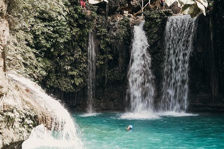 An exciting Kawasan Zip canyoneering