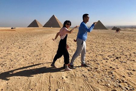  Private Cairo Best tour Pyramids ,Museum, Old Cairo and bazaar