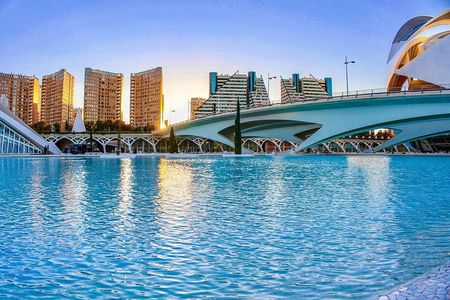 Discover Valencia’s most Photogenic Spots with a Local