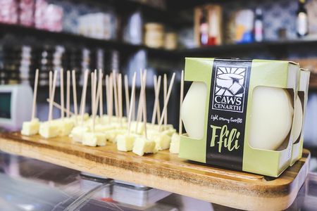 2.5 hour Walking and Tasting Tour in Cardiff