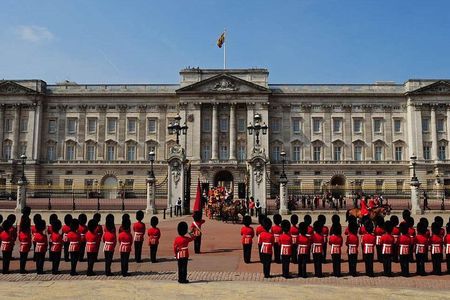 Private Layover Tour of London with Pickup from Heathrow Airport 