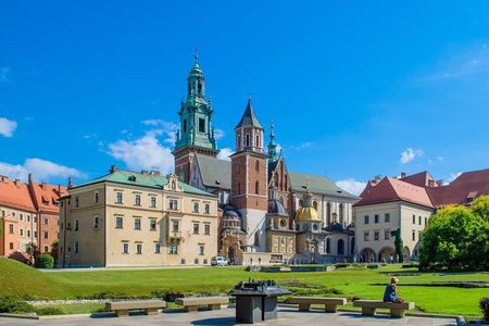 Skip-the-line Wawel Cathedral in Krakow Private Tour 