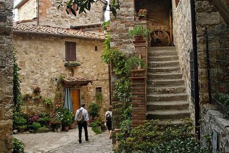 Chianti: eno-excursion through the vineyards