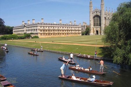 Discover Oxford and Cambridge with Guide from London by Coach