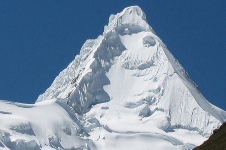 Alpamayo Trek 12 days - Comunity Support Program 