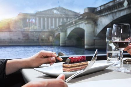 Luxury Paris Day Trip from London with Seine River Lunch Cruise