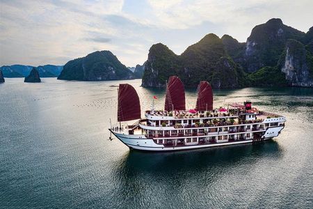 Overnight Luxury 5 Star Alisa Cruise with Meals, Kayak or Bamboo Boat
