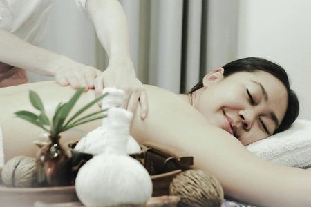 2 Hours Wow hatcha lanna package - Free transportation