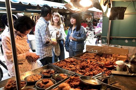 Morning Taipei Food Tour and Bubble Tea class