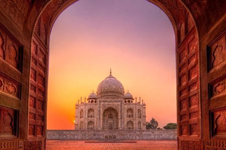 Skip The Line : Taj Mahal & Abhaneri Step Well Tour From Jaipur