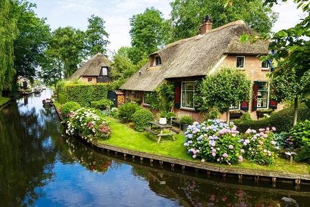 Giethoorn Private Tour & Boat Trip