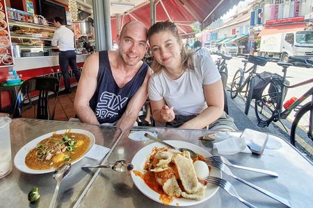 Singapore Bike and Bites: Small Group Food Tour on Bicycle