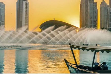 Dubai: Fountain Show and Burj Lake Ride by Traditional Boat