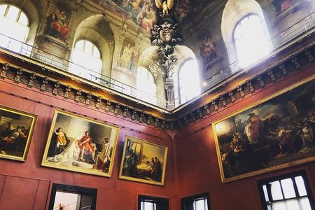 Scandals: Louvre (Semi-Private) With Reserved Entrance Time