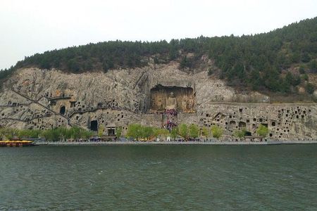 Private Half-Day Longmen Grottoes Walking Tour from Luoyang
