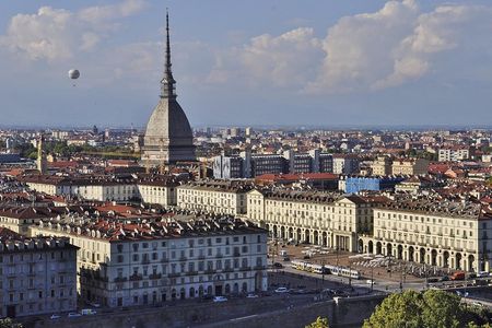 2-hour Turin guided small group walking tour