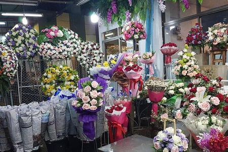 Chiang Rai Food & Night Market Walking Tour with Local Host