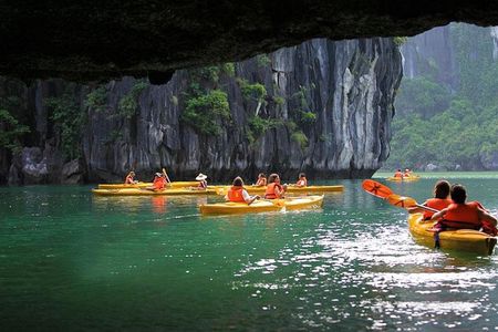 Ha Long Bay Cruise Day Tour: Kayaking, Swimming, Hiking & Lunch