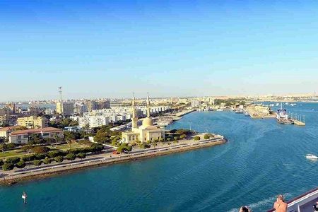 Cheap trip : One day trip from Cairo to Suez.