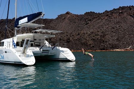 Caldera Cruise with Swim Stops, BBQ on board and drinks!