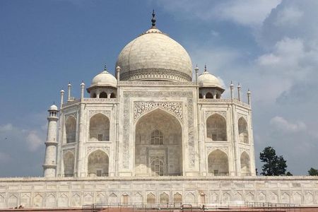 Agra TajMahal Tour by Gatiman Exp. Train