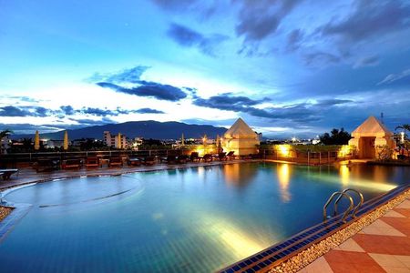Amazing 1 Night accommodation in Old Town Chiang Mai Nearby at Duangtawan Hotel 