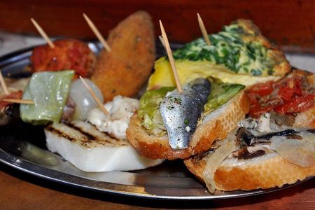 Enjoy food and wine (tour to Murano included)- PRIVATE