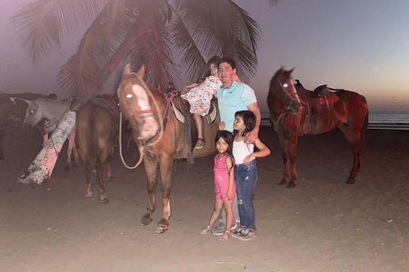 Jacó beach horseback riding experience 